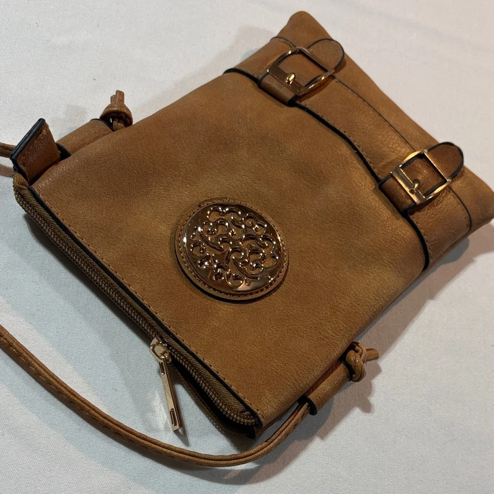 Elegant Tan Crossbody Leather Bag with Buckle Accents - Picture 5 of 9